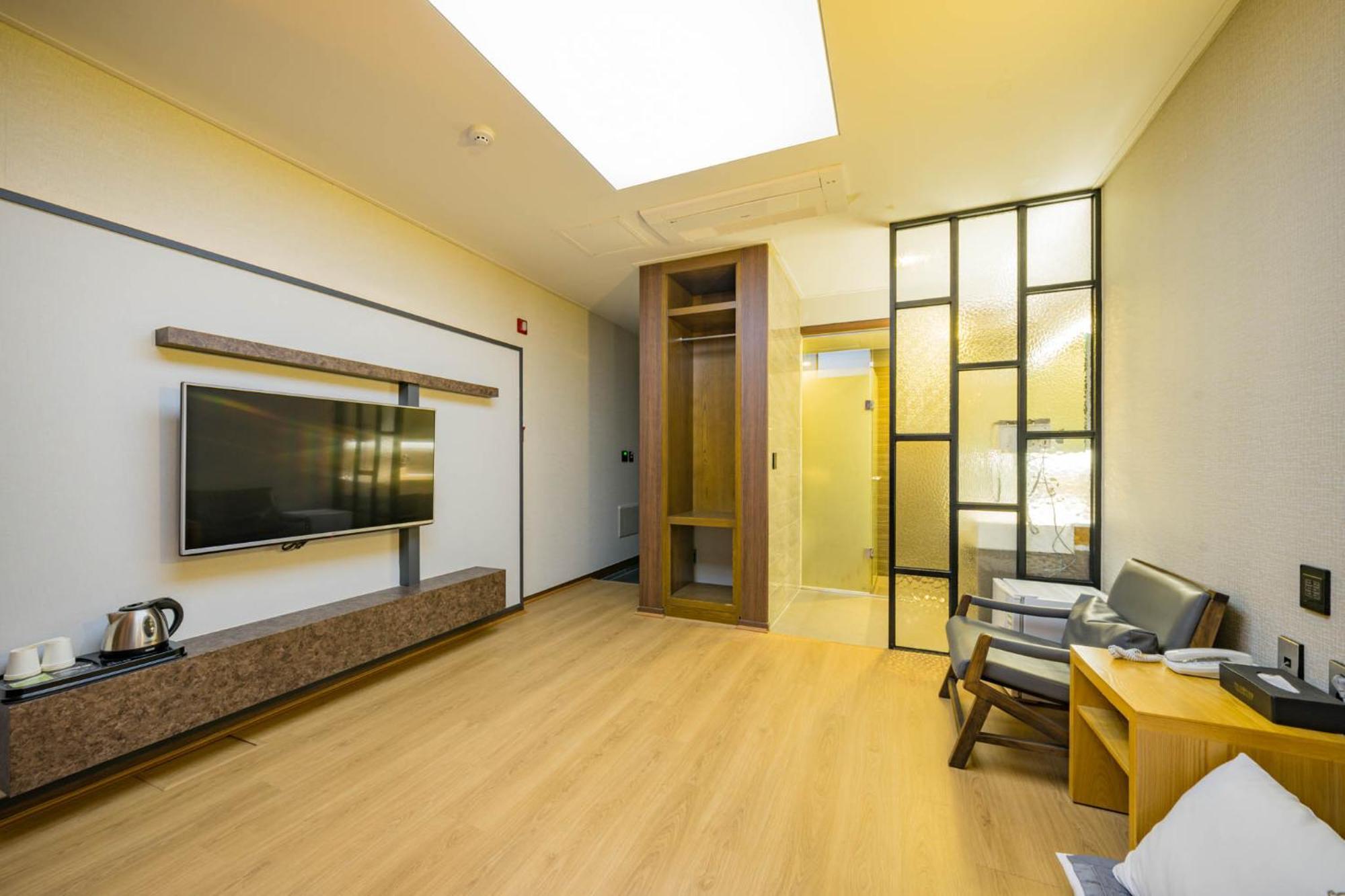 Yeosu Stay Hotel Bilik gambar